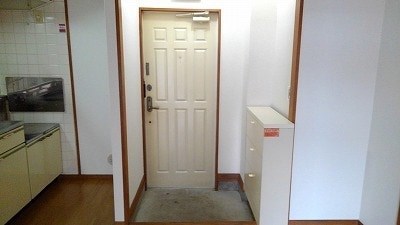 玄関　シューズボックスあります