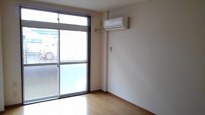 居室・リビング　明るいです