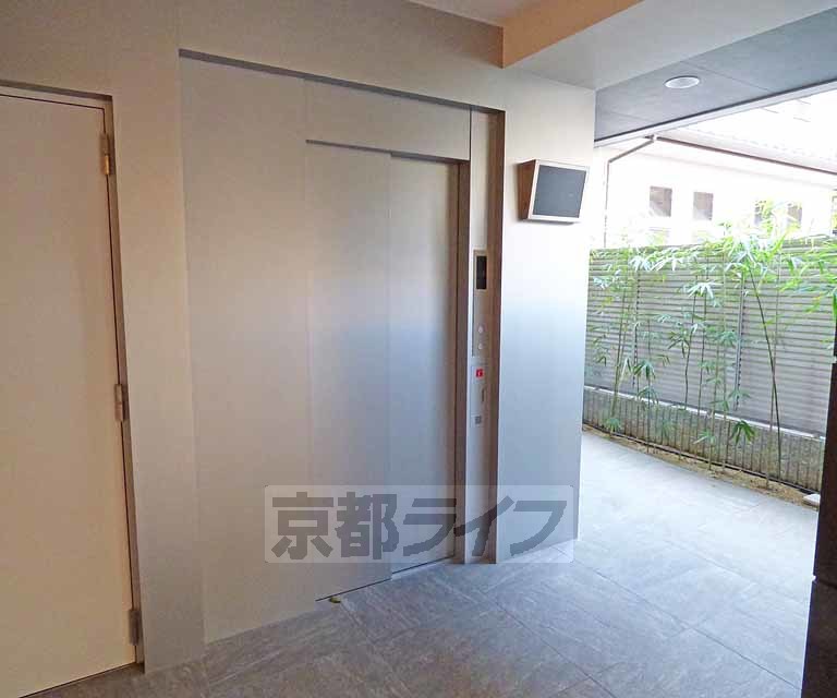 その他　エレベーターです。