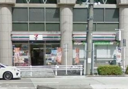 コンビニ　セブンイレブン名古屋葵3丁目店（コンビニ）まで166m