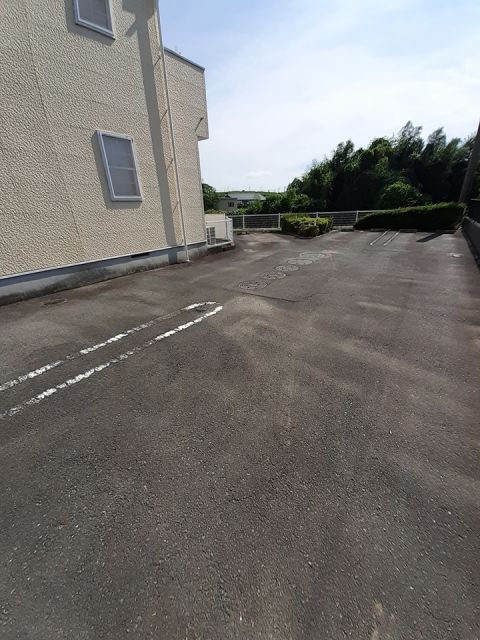 【八女郡広川町大字太田のアパートの駐車場】