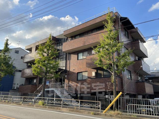 京都市西京区樫原中垣外のマンションの建物外観
