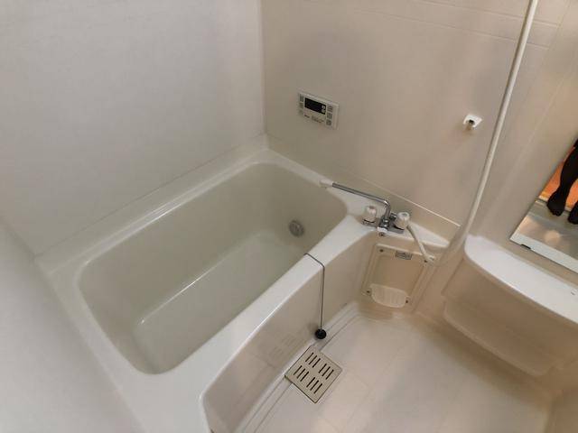 バス・シャワールーム　追焚き機能付き