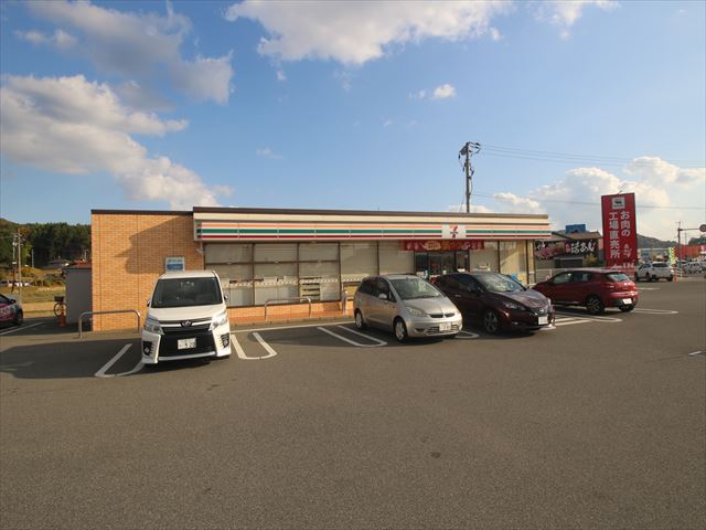 コンビニ　セブンイレブン東広島土与丸橋店（コンビニ）まで401m