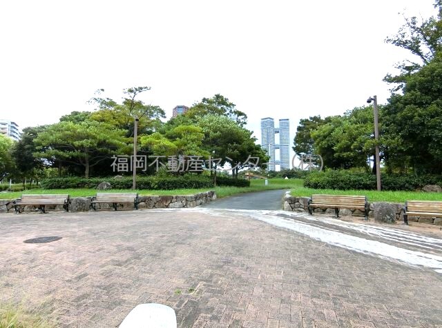 【福岡市東区香椎照葉のマンションの公園】