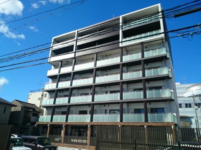岡山市北区天瀬のマンションの建物外観