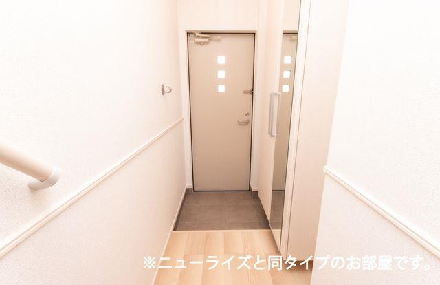 【いちき串木野市東島平町のアパートの玄関】