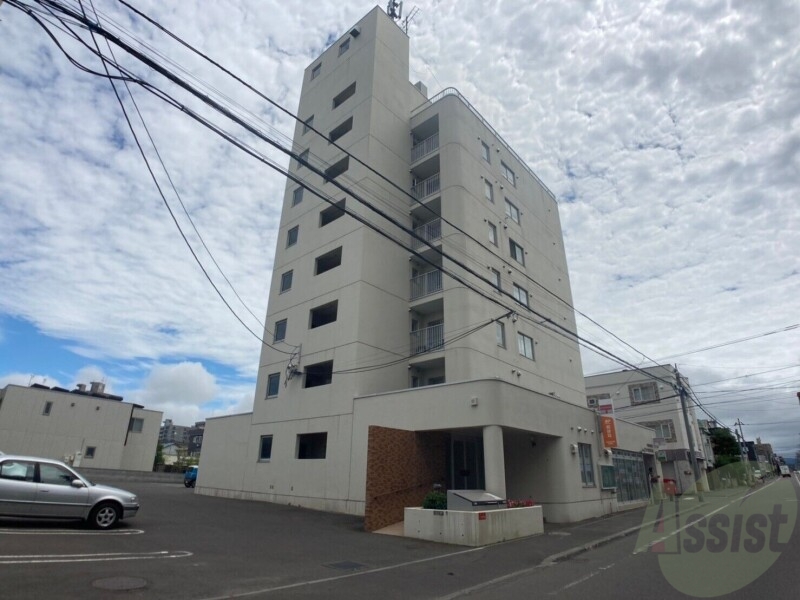 【札幌市豊平区平岸三条のマンションの郵便局】