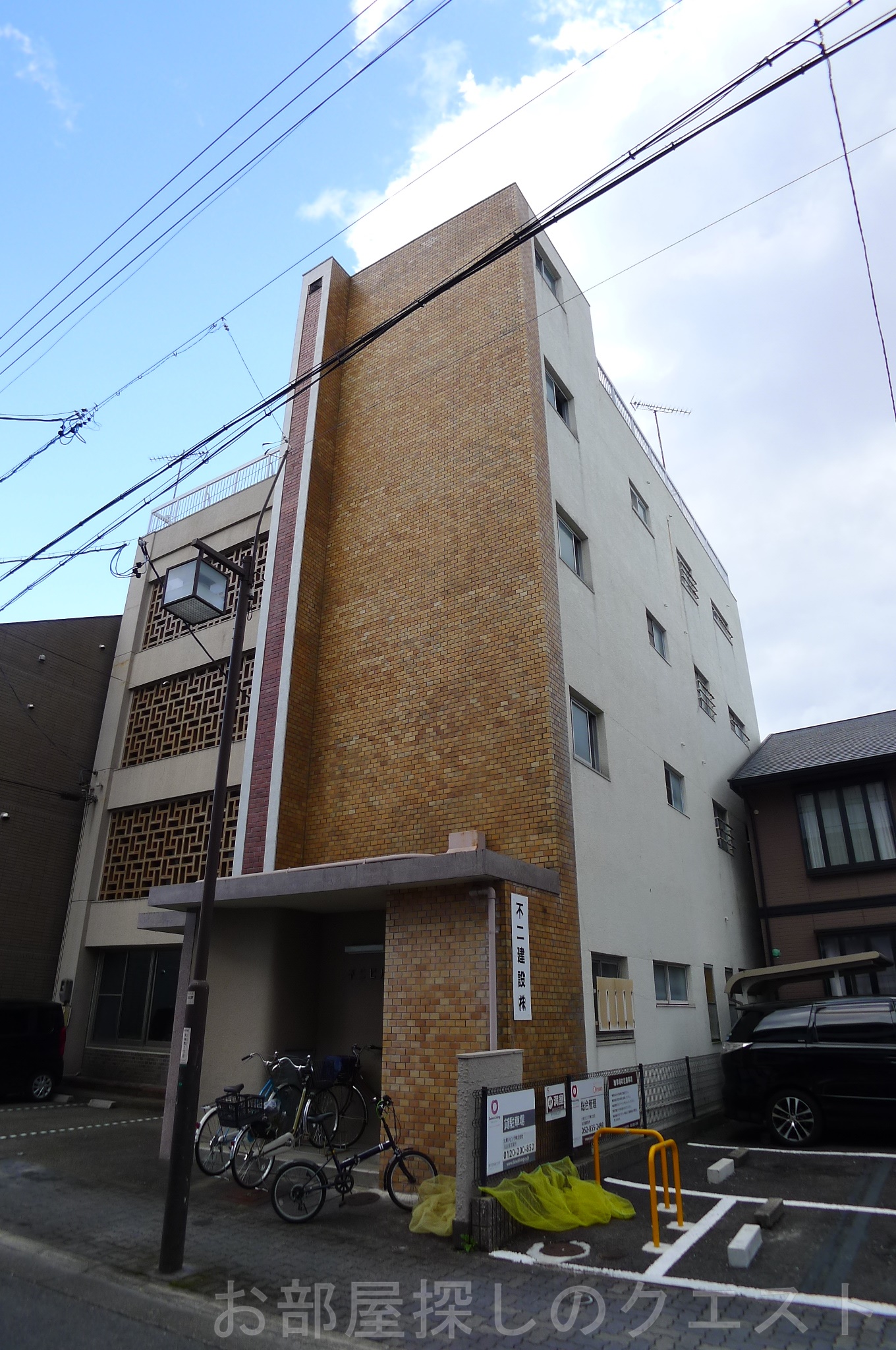 名古屋市昭和区天神町のマンションの建物外観