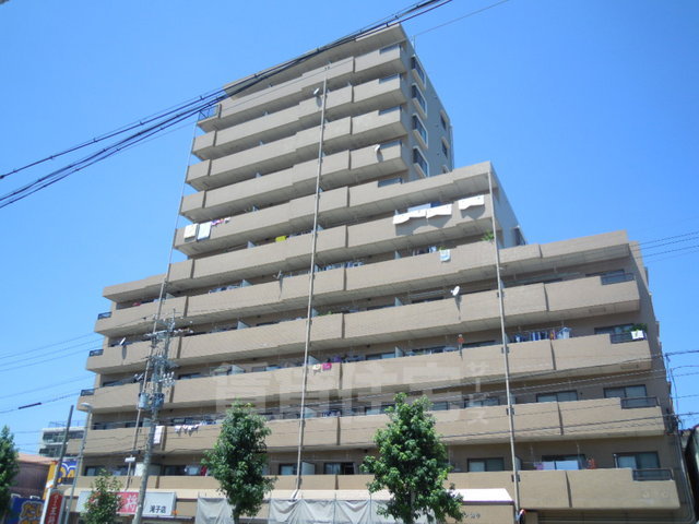 名古屋市昭和区滝子町のマンションの建物外観