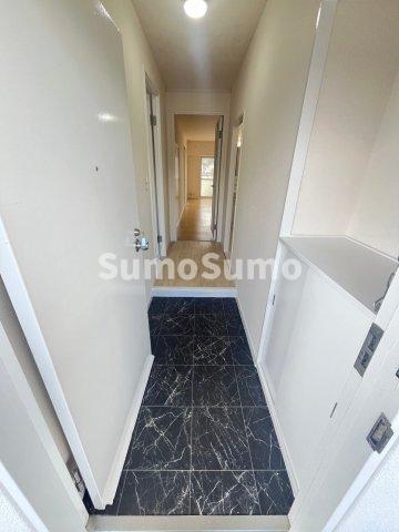 玄関　収納もある玄関です