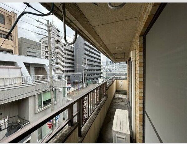 【名古屋市中村区郷前町のマンションのバルコニー】