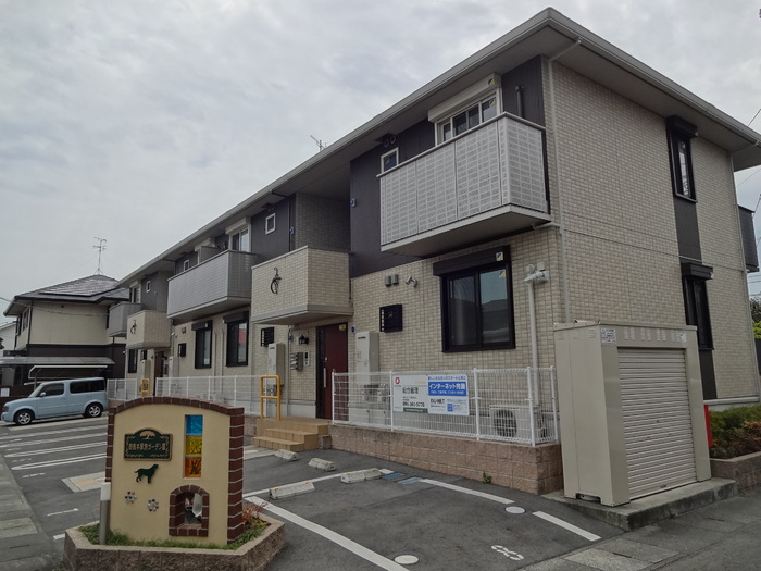 【熊本市南区島町のアパートの建物外観】