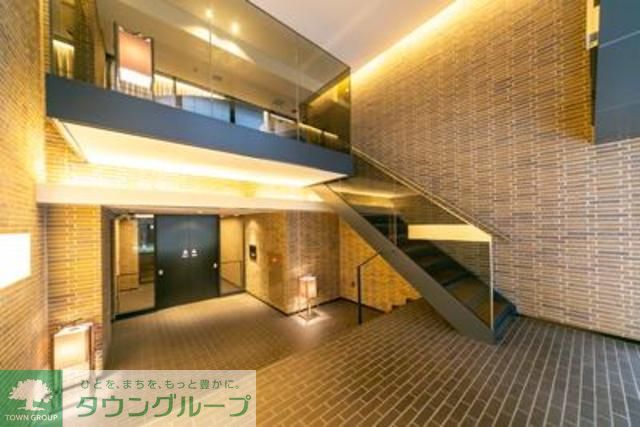 【中央区銀座のマンションのロビー】