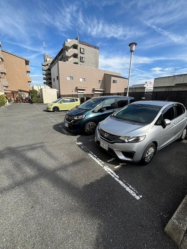 【豊中市庄内宝町のマンションの駐車場】