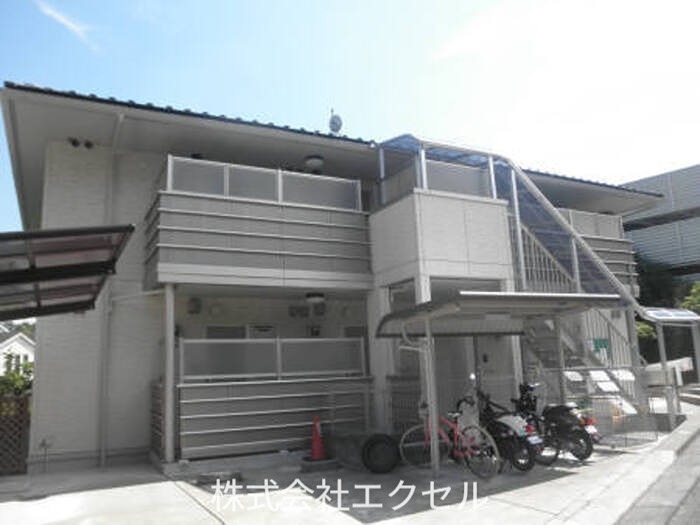 建物外観　2路線使える多摩センター駅徒歩10分圏内。