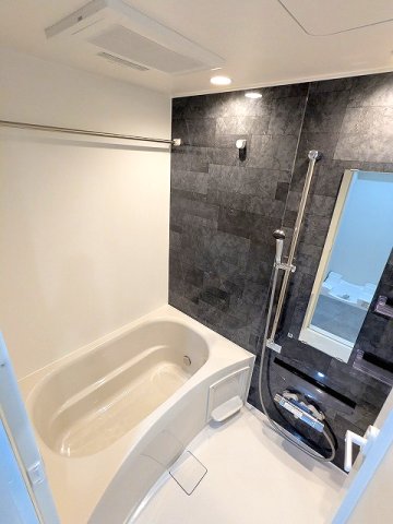 バス・シャワールーム　追焚オートバス、浴室換気乾燥機