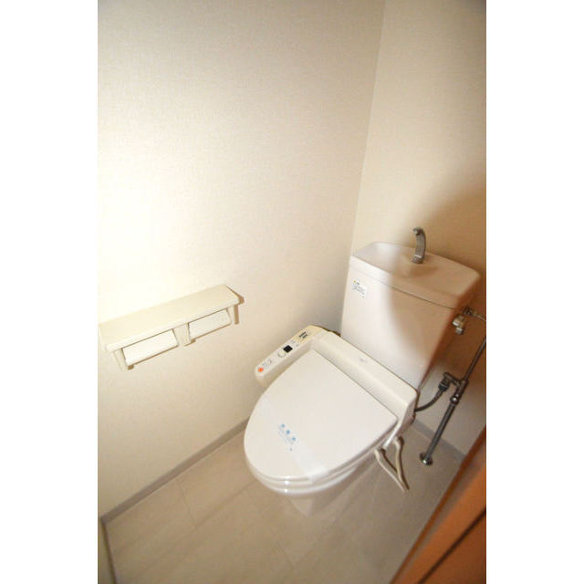 トイレ　温水洗浄暖房便座