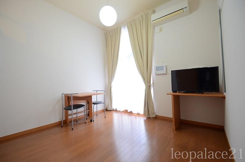 居室・リビング　同シリーズの類似となります。現況を優先致します。