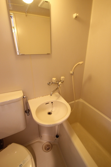 洗面設備　※別部屋の写真です