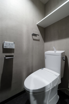 東京メトロ日比谷線 広尾駅 徒歩6分 10階建 築5年のトイレ写真