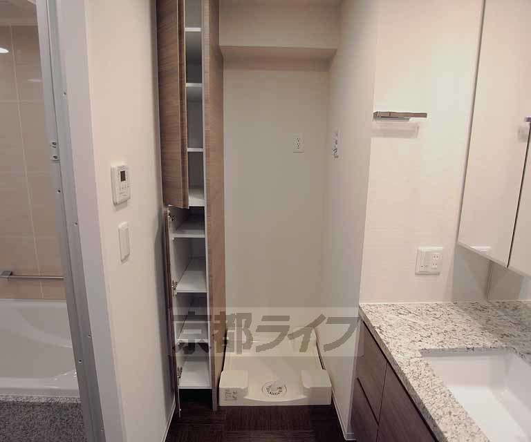 その他設備　脱衣場に洗濯機置き場、鉄則です。