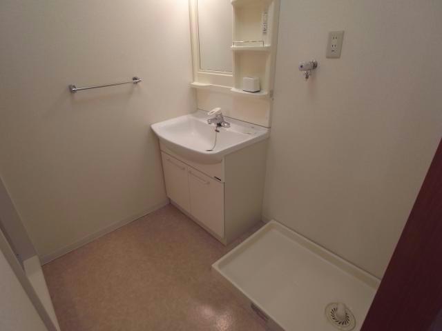 洗面設備　同型参照