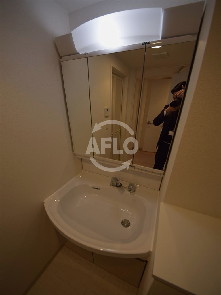 洗面設備　プレサンスOSAKA DOMECITY ワンダー　洗面化粧台