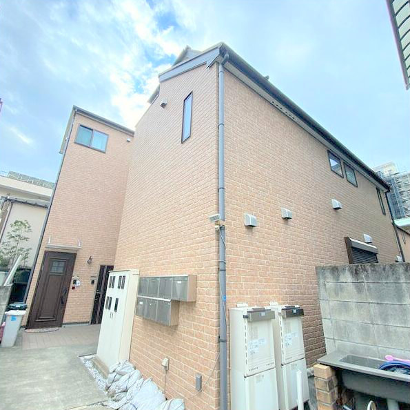 建物外観　South One