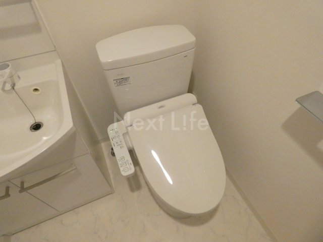 トイレ　クラリッサ横浜ロッソ