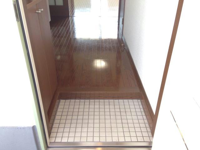 玄関　（別部屋イメージ）