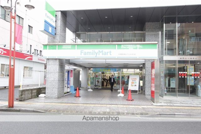 コンビニ　ファミリーマート（コンビニ）まで312m