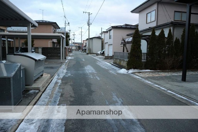 その他　前面道路（その他）まで0m