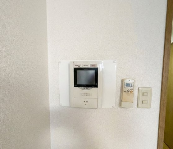 セキュリティ　来訪者の確認のできるモニタ付インターホン