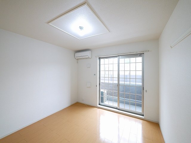 居室・リビング　使い勝手のいい洋室です