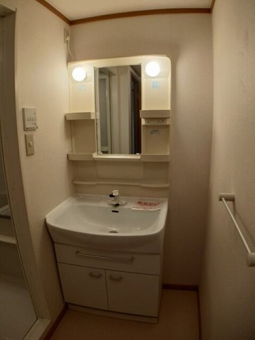 洗面設備　使いやすい洗面所です