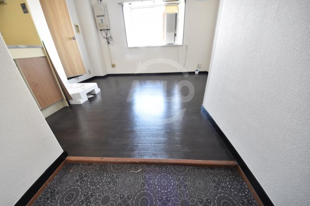 玄関　今井商事27ビル　玄関