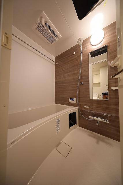 バス・シャワールーム　浴室乾燥機付き