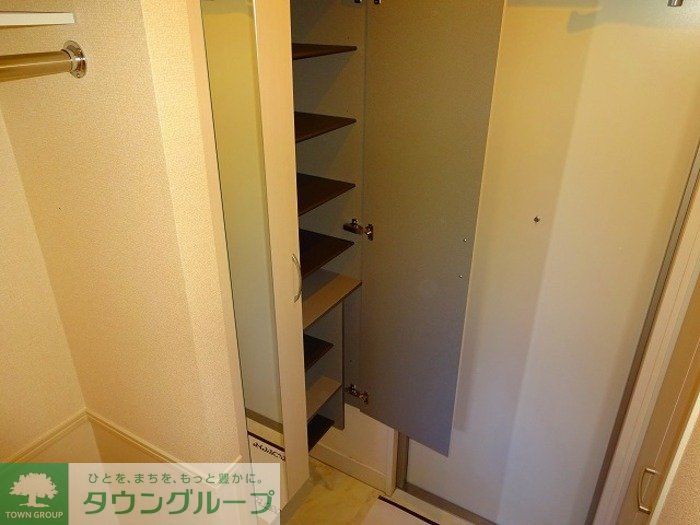 玄関　お問合せはタウンハウジングまで！※現地待合わせ相談可能