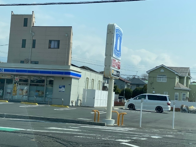 コンビニ　ローソン富士浅間上町店（コンビニ）まで851m