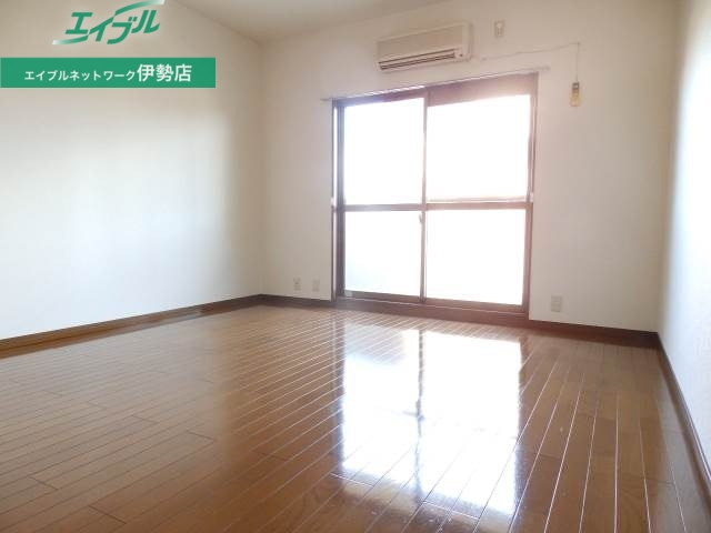 居室・リビング　同タイプ部屋写真です。