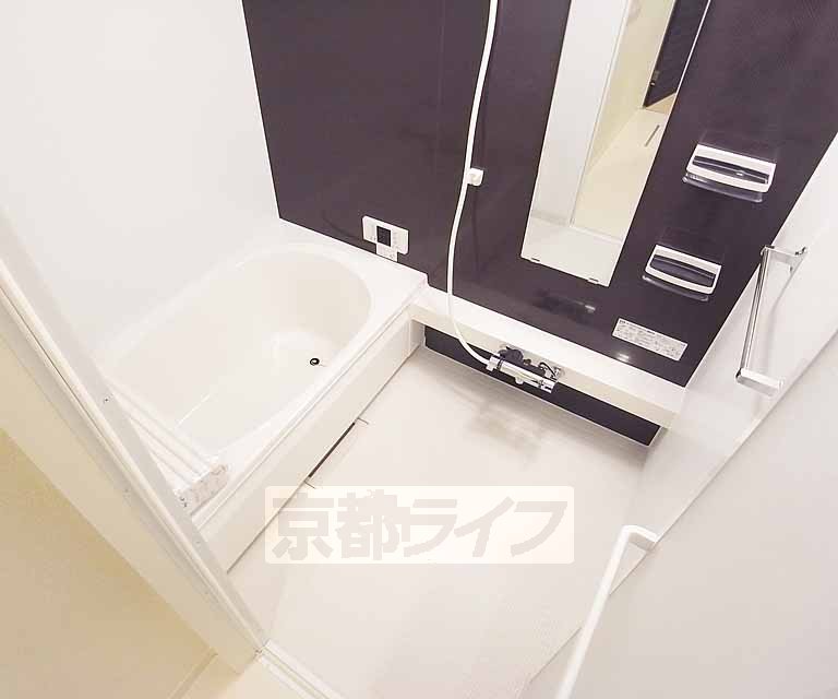 バス・シャワールーム　追炊き機能付きの浴室です