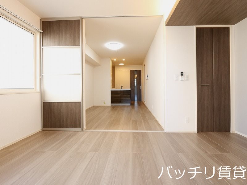 居室・リビング　別号室の画像。現況優先
