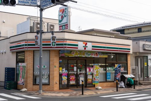 コンビニ　セブンイレブン 練馬小竹町交番前店（コンビニ）まで355m