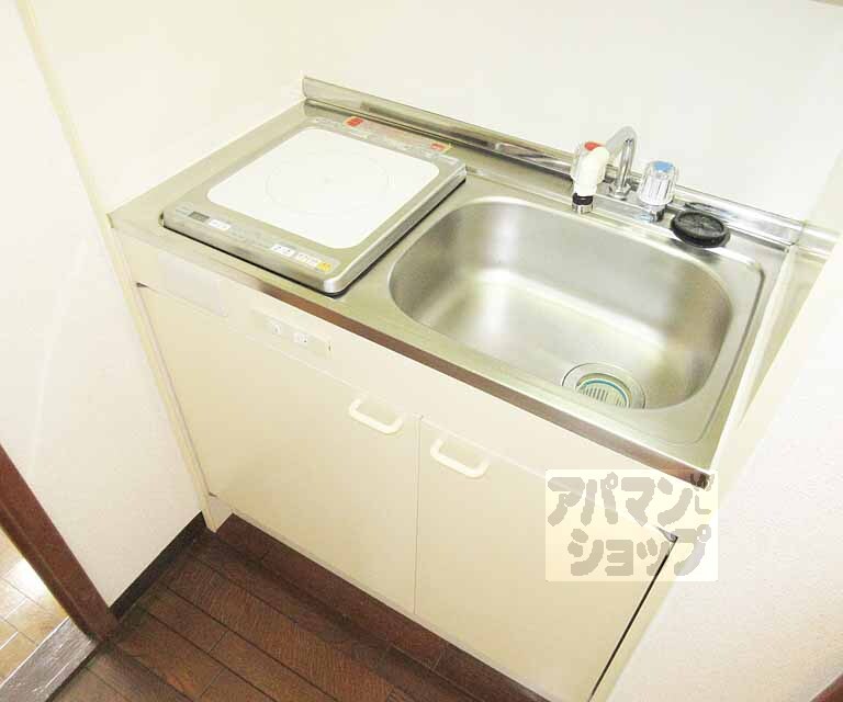 キッチン　コンパクトですが使いやすいキッチンです