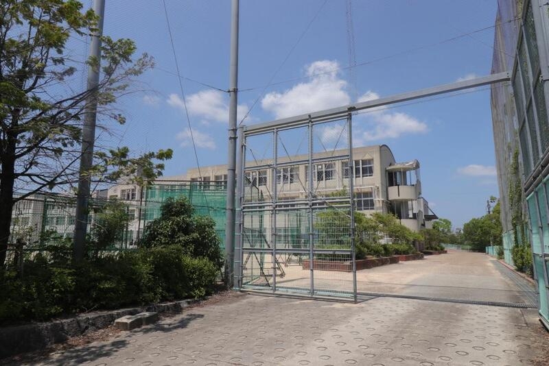 中学校　有野中学校（中学校）まで2300m