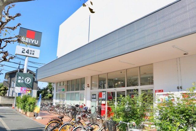 スーパー　西友青井店（スーパー）まで590m