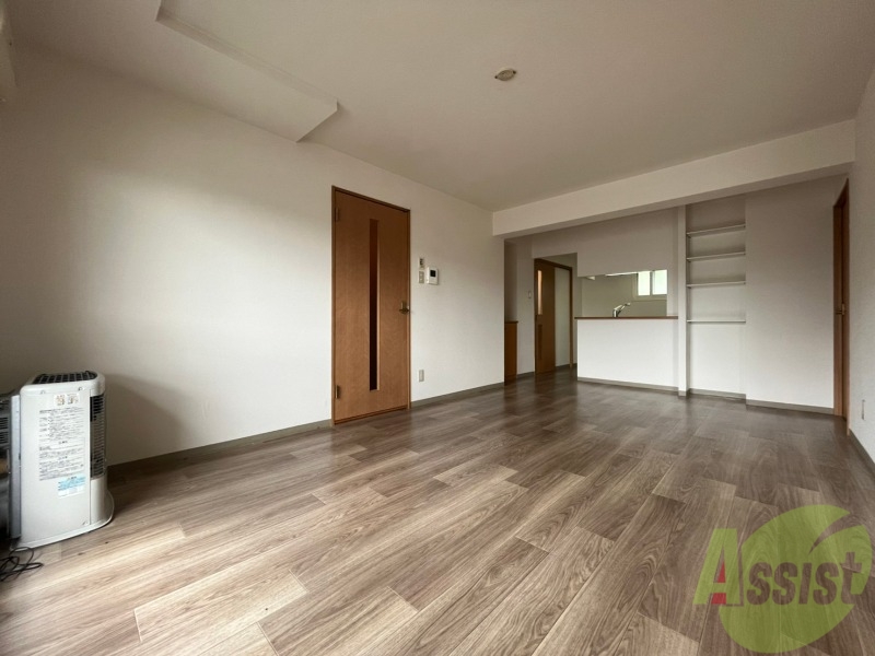 居室・リビング　広くてキレイなお部屋が広がっていて、充実した生活が送れそう。