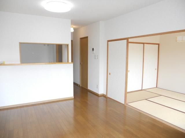 居室・リビング　※別部屋参考写真です
