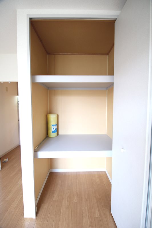 収納　奥行のある収納で荷物多い方も嬉しい♪